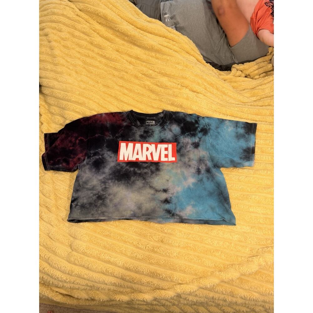 Marvel T-Shirt Size Large Women's Marvel Comics Crop Top Tie Dyed Graphic Print